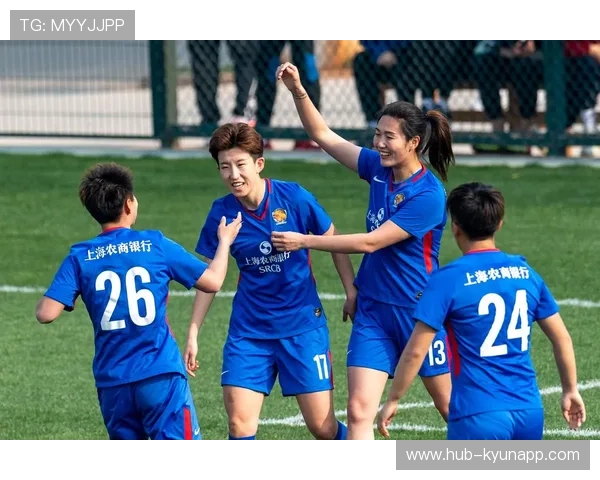 上海女足豪取三连胜，超级联赛中暂居榜首，上海女足俱乐部